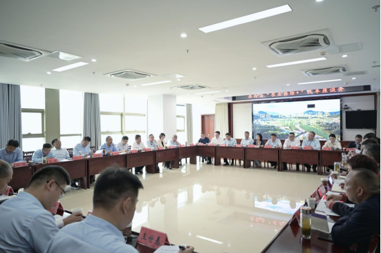 2026年5月13日安徽省乡村振兴协会会长孙正东一行出席岳西县“农业保险+”改革座谈会